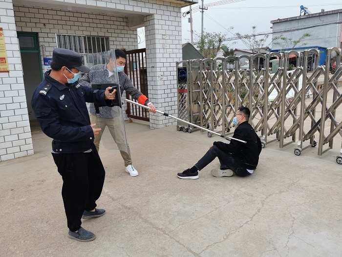 为校园安全筑起防线！ ——马陵山镇广玉小学举行防暴反恐演练